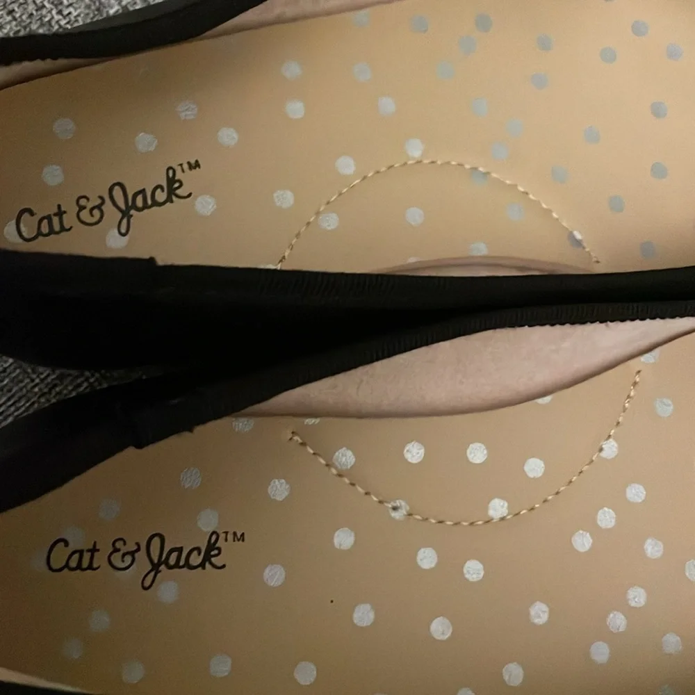 Perfect condition Cat and Jack ballet flats size 13